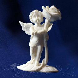 PETIT ANGELOT AVEC ROSE