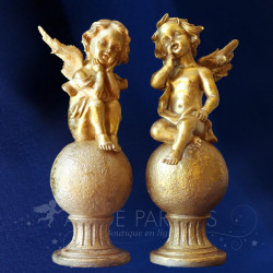 STATUETTES ANGES DOREES SUR BOULE