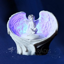 figurine d'ange éclairé