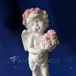STATUE D'ANGE avec un bouquet de fleurs