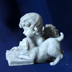 figurine d ANGE AVEC UN CHIEN et livre
