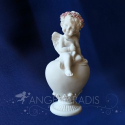 FIGURINE ANGE SUR COEUR TENDRE