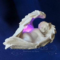 figurines d'anges lumineux blancs