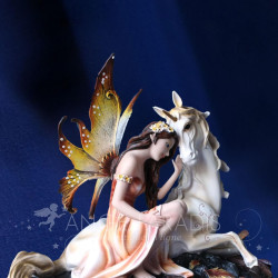 GRANDE STATUETTE FEE LICORNES