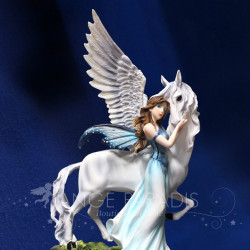 STATUETTE FEE LICORNE