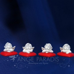 4 CHERUBINS AVEC COEURS ROUGES