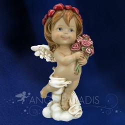 statue de cherubin peinte