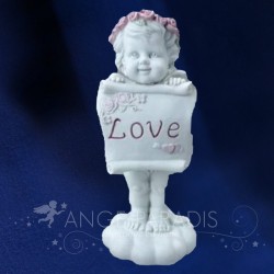 CHERUBIN AVEC UN PANNEAU LOVE