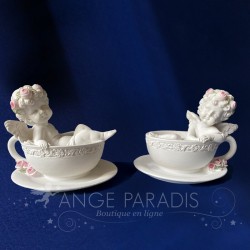 DEUX ANGES DANS DES TASSES