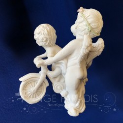figurines ANGES AVEC UN VELO