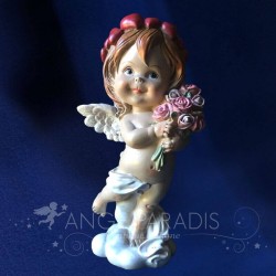 statue de cherubin peinte