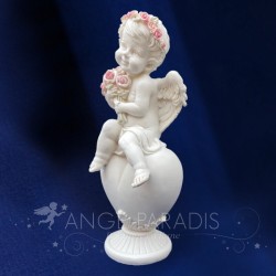  statuette ange avec fleurs