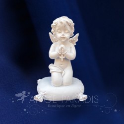 petit CHERUBIN priant