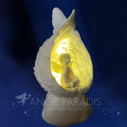 figurine d'ange lumineux