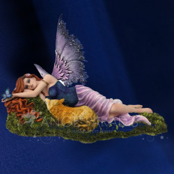 Fée Allongée Violette Avec Renard – Rêverie Enchantée
