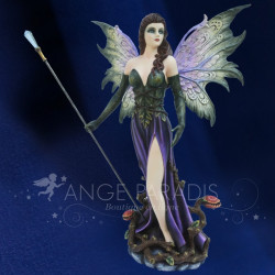 Statuette fée lance violette