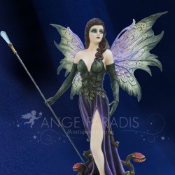 Statuette fée lance violette