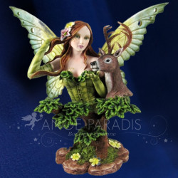 Statuette fée verte avec chevreuil, esprit de la forêt