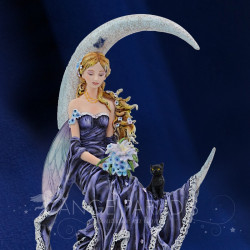 Statuette fée violette sur lune, style Nene Thomas