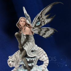 Figurine fée blanche avec tigre des neiges – Décoration féerique
