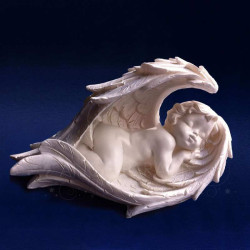 figurine d'ange dans ses plumes - decoration spirituelle religieuse
