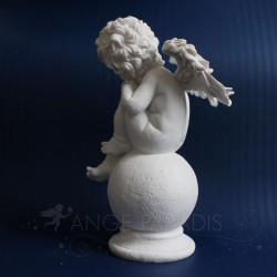 anges en résine blanche