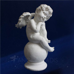 SCULPTURE ANGE  BOULE A 31,5CM