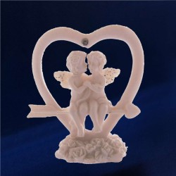 anges miniature avec un coeur