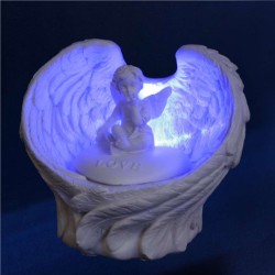 figurines d'anges avec lumiere